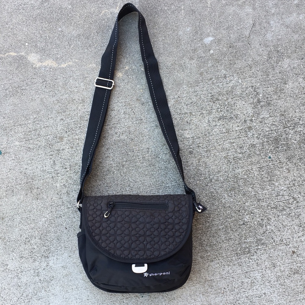 Sherpani Milli Le Black Quilted Floral Bag